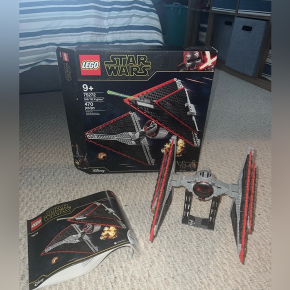LEGO Star Wars: Sith TIE Fighter (75272) - Picture 4 of 10